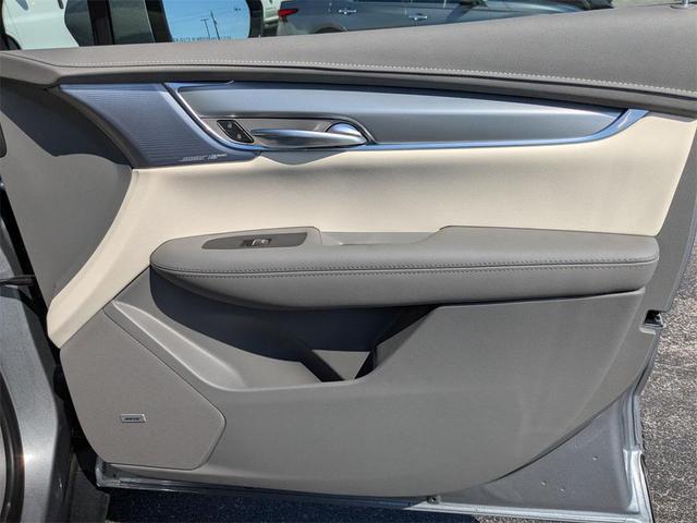 Photo of 2025 Argent Silver Metallic Cadillac XT5