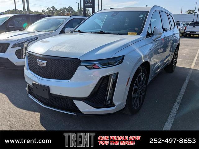 Photo of 2021 Crystal White Tricoat Cadillac XT6
