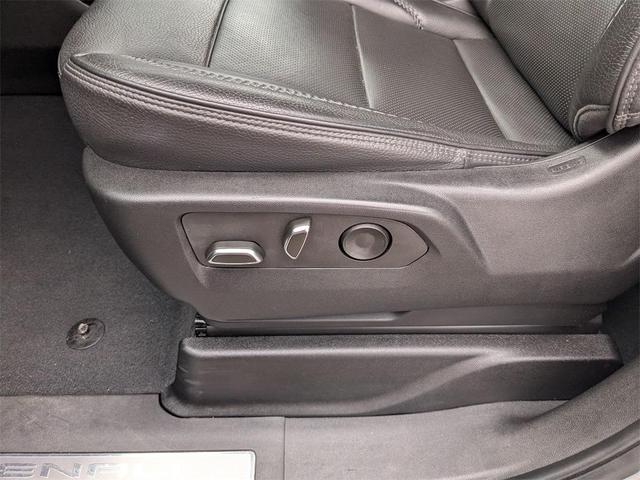 Photo of 2023 Sterling Metallic GMC Yukon XL