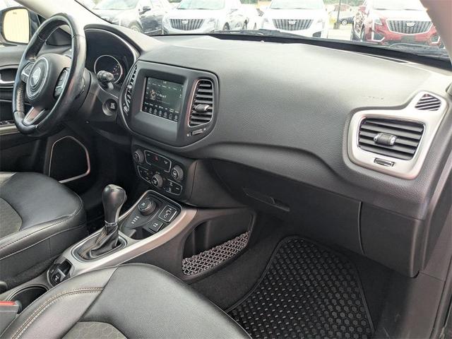 Photo of 2020 Diamond Black Crystal Pearlcoat Jeep Compass