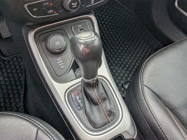 Photo of 2020 Diamond Black Crystal Pearlcoat Jeep Compass