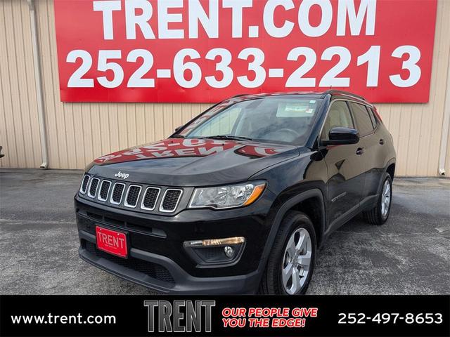 Photo of 2020 Diamond Black Crystal Pearlcoat Jeep Compass