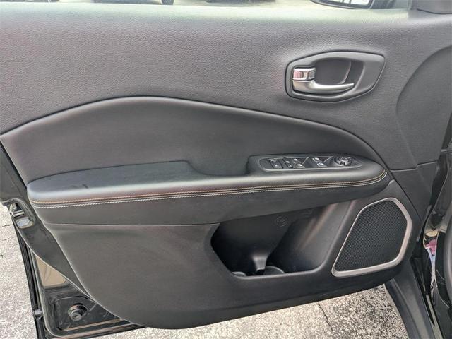 Photo of 2020 Diamond Black Crystal Pearlcoat Jeep Compass