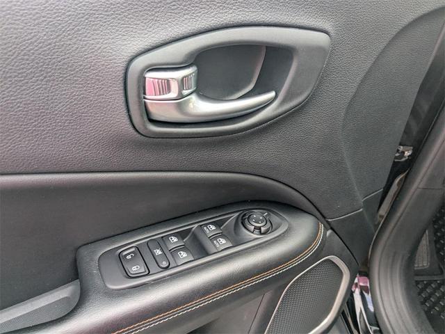 Photo of 2020 Diamond Black Crystal Pearlcoat Jeep Compass