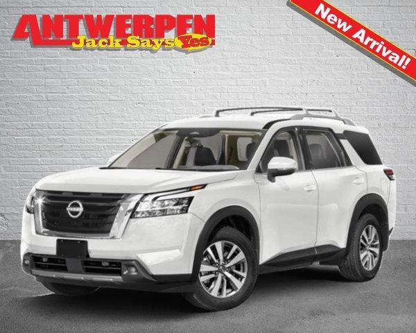 Photo of 2022 White Nissan Pathfinder