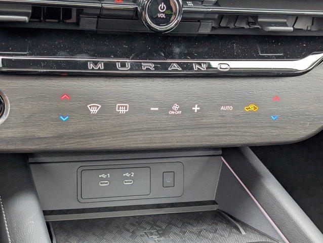 Photo of 2025 White / Black Nissan Murano