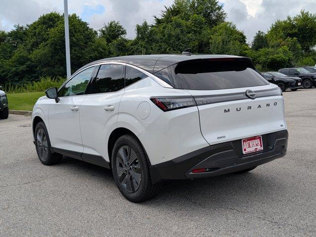 Photo of 2025 White / Black Nissan Murano