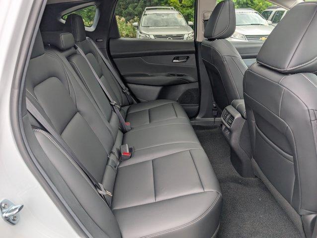 Photo of 2025 White / Black Nissan Murano
