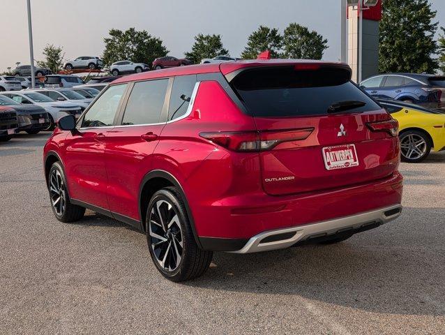 Photo of 2023 Diamond Red Mitsubishi Outlander