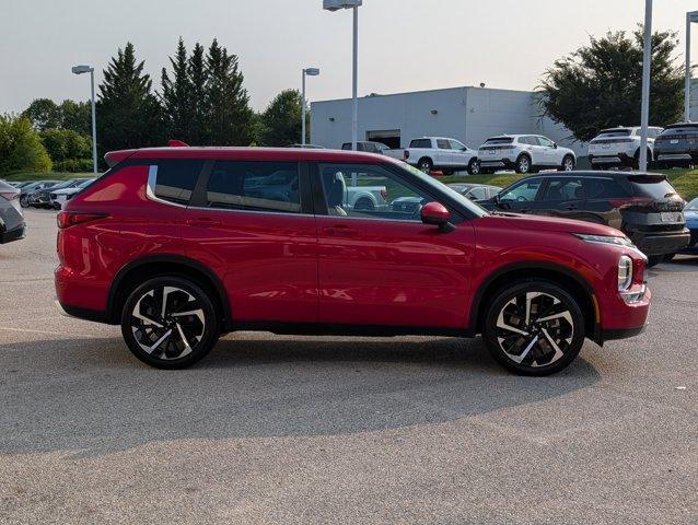 Photo of 2023 Diamond Red Mitsubishi Outlander