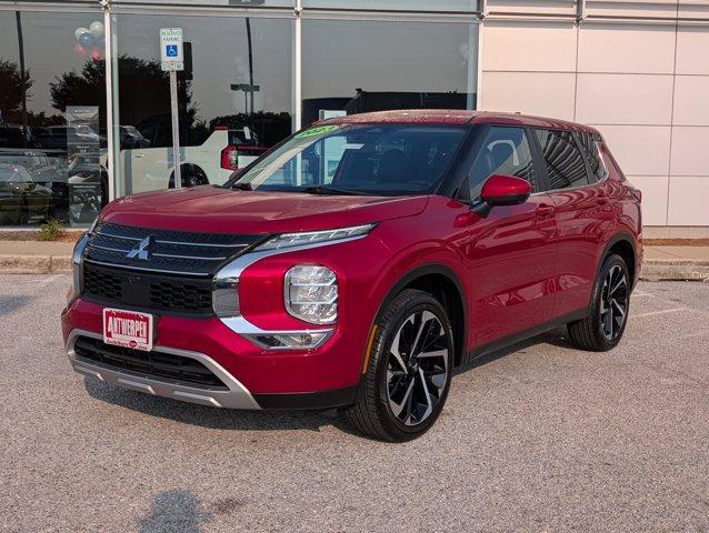 Photo of 2023 Diamond Red Mitsubishi Outlander