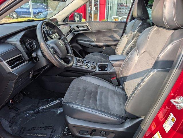 Photo of 2023 Diamond Red Mitsubishi Outlander