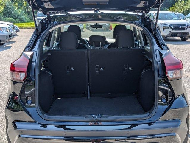 Photo of 2023 Super Black Nissan Kicks