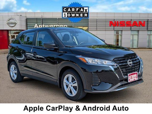 Photo of 2023 Super Black Nissan Kicks