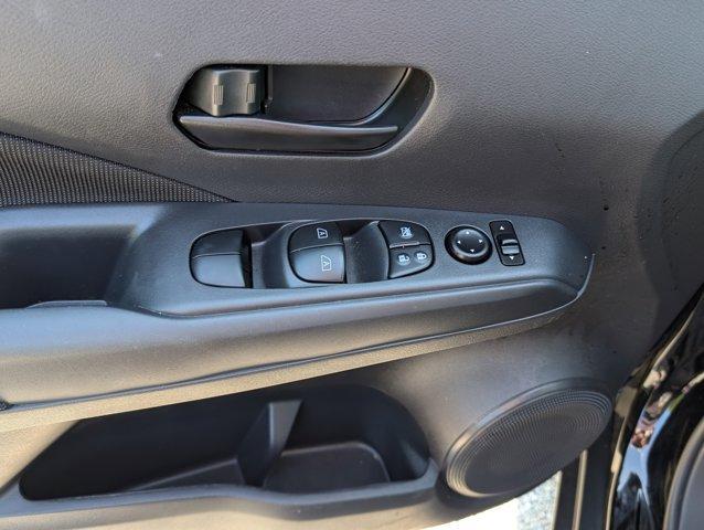 Photo of 2023 Super Black Nissan Kicks
