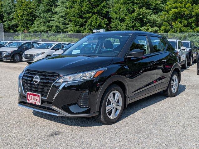 Photo of 2023 Super Black Nissan Kicks