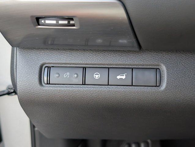 Photo of 2025 Brilliant Silver Metallic Nissan Pathfinder