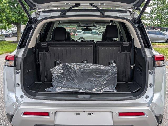Photo of 2025 Brilliant Silver Metallic Nissan Pathfinder