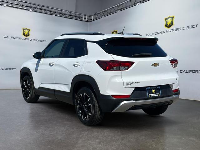 Photo of 2023 Summit White Chevrolet Trailblazer