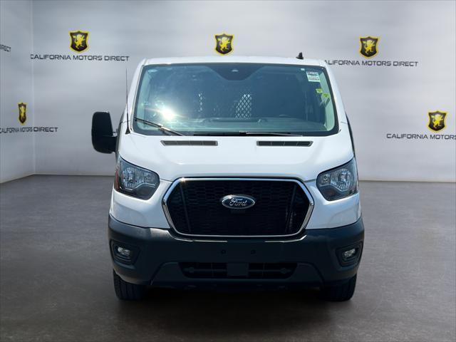 Photo of 2023 OXFORD WHITE Ford Transit-250
