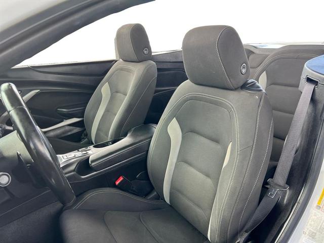 Photo of 2020 Summit White Chevrolet Camaro