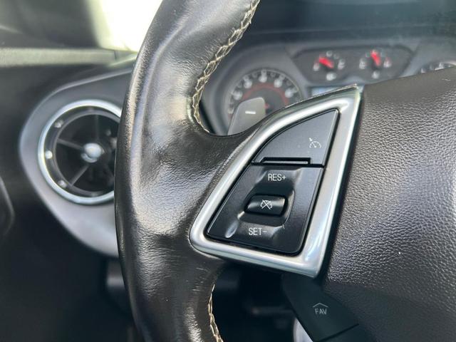 Photo of 2020 Summit White Chevrolet Camaro