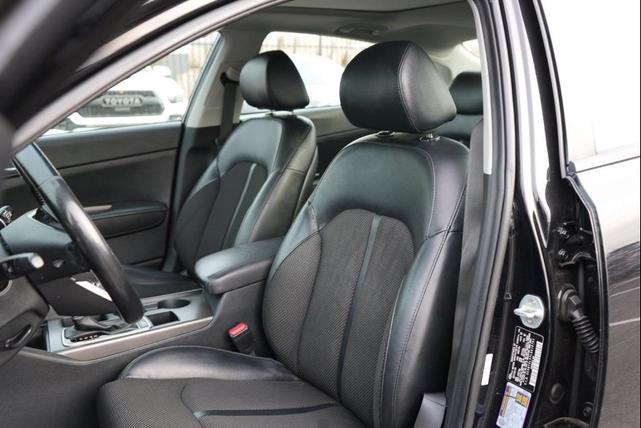 Photo of 2020 Ebony Black Kia Optima