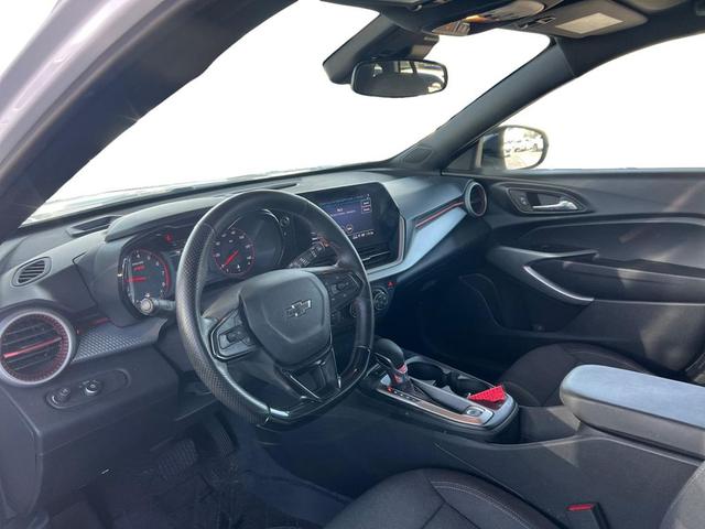 Photo of 2024 Summit White Chevrolet Trax