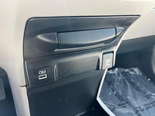 Photo of 2022 Lunar Silver Metallic Honda Odyssey