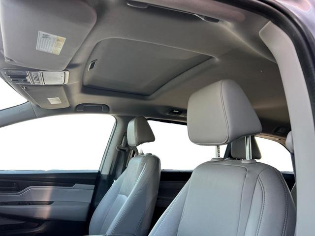 Photo of 2022 Lunar Silver Metallic Honda Odyssey