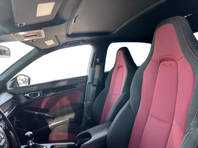 Photo of 2022 Platinum White Pearl Honda Civic Si