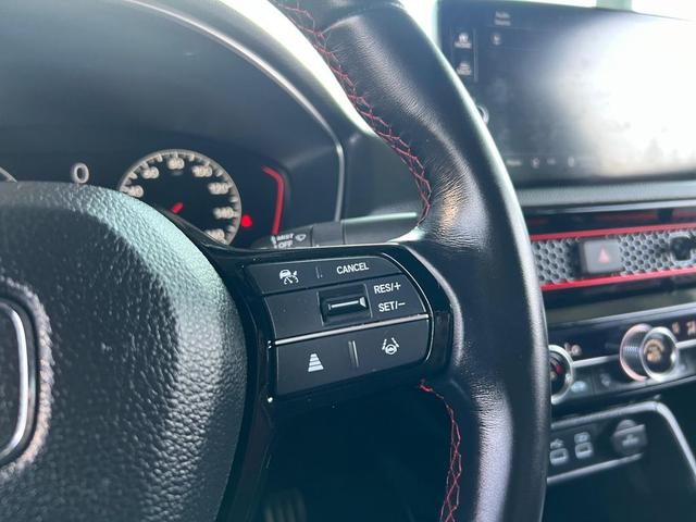 Photo of 2022 Platinum White Pearl Honda Civic Si