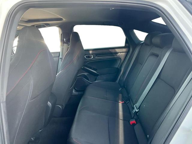 Photo of 2022 Platinum White Pearl Honda Civic Si