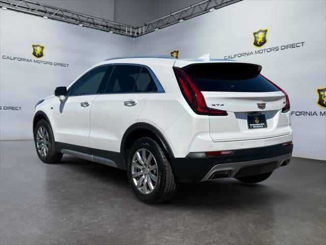 Photo of 2022 Crystal White Tricoat Cadillac XT4
