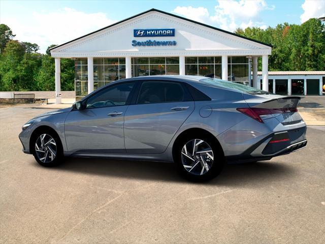 Photo of 2025 Fluid Metal Hyundai ELANTRA