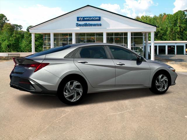 Photo of 2025 Fluid Metal Hyundai ELANTRA