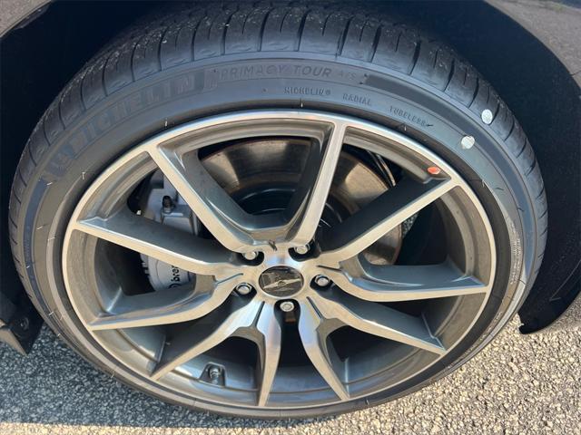 Photo of 2026 Vik Black Genesis G70