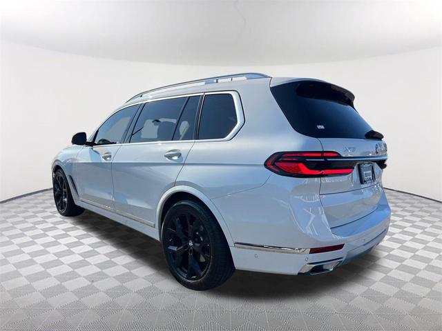 Photo of 2023 Mineral White Metallic BMW X7