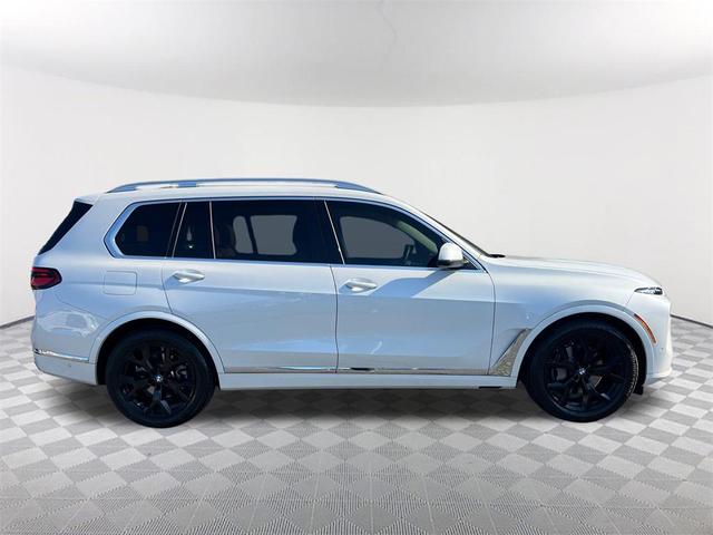 Photo of 2023 Mineral White Metallic BMW X7