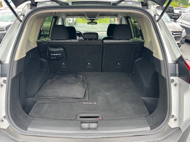 Photo of 2023 Brilliant Silver Metallic Nissan Rogue