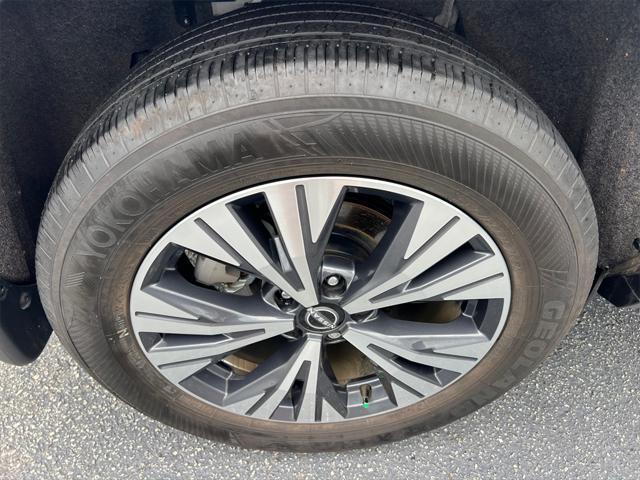 Photo of 2023 Brilliant Silver Metallic Nissan Rogue