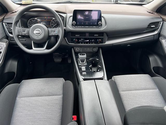 Photo of 2023 Brilliant Silver Metallic Nissan Rogue