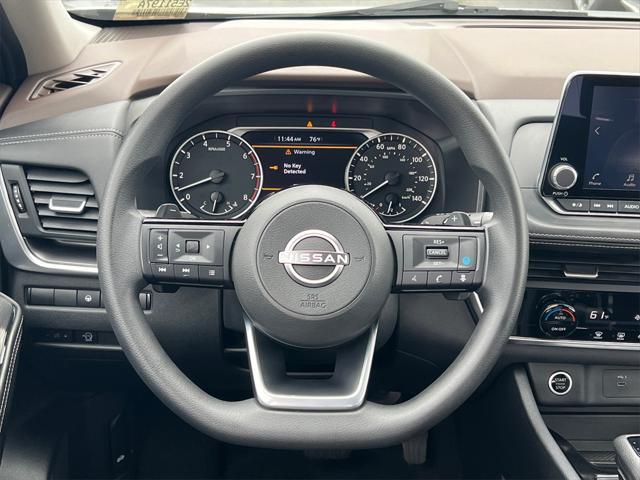Photo of 2023 Brilliant Silver Metallic Nissan Rogue