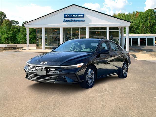 Photo of 2025 Abyss Black Hyundai ELANTRA HEV