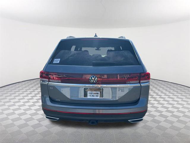 Photo of 2024 Pure White Volkswagen Atlas
