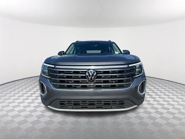 Photo of 2024 Pure White Volkswagen Atlas