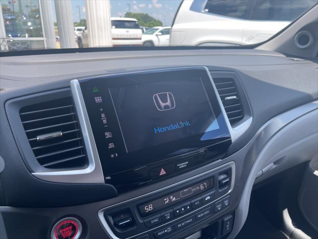 Photo of 2016 Obsidian Blue Pearl Honda Pilot