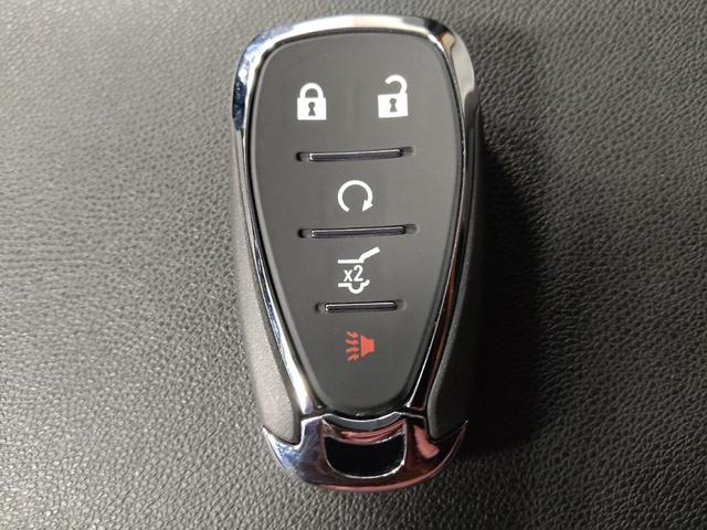 Photo of 2021 Summit White Chevrolet Equinox