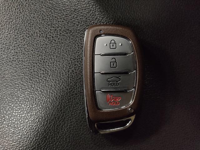 Photo of 2018 Gray Hyundai ELANTRA