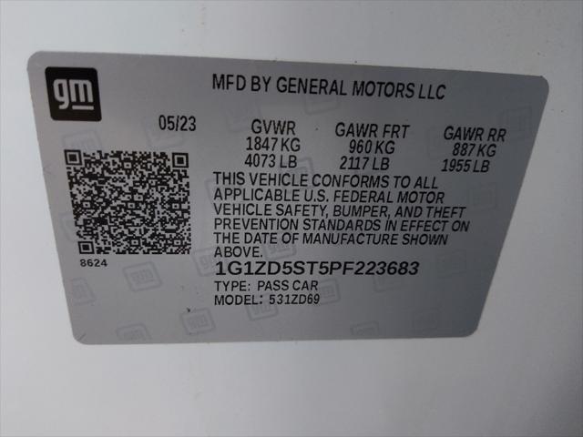 Photo of 2023 Summit White Chevrolet Malibu